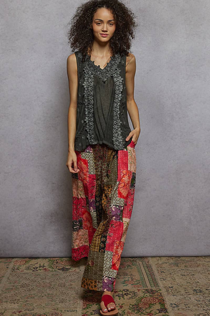POL Sleeveless contrast floral lace crochet detail v-neck top
